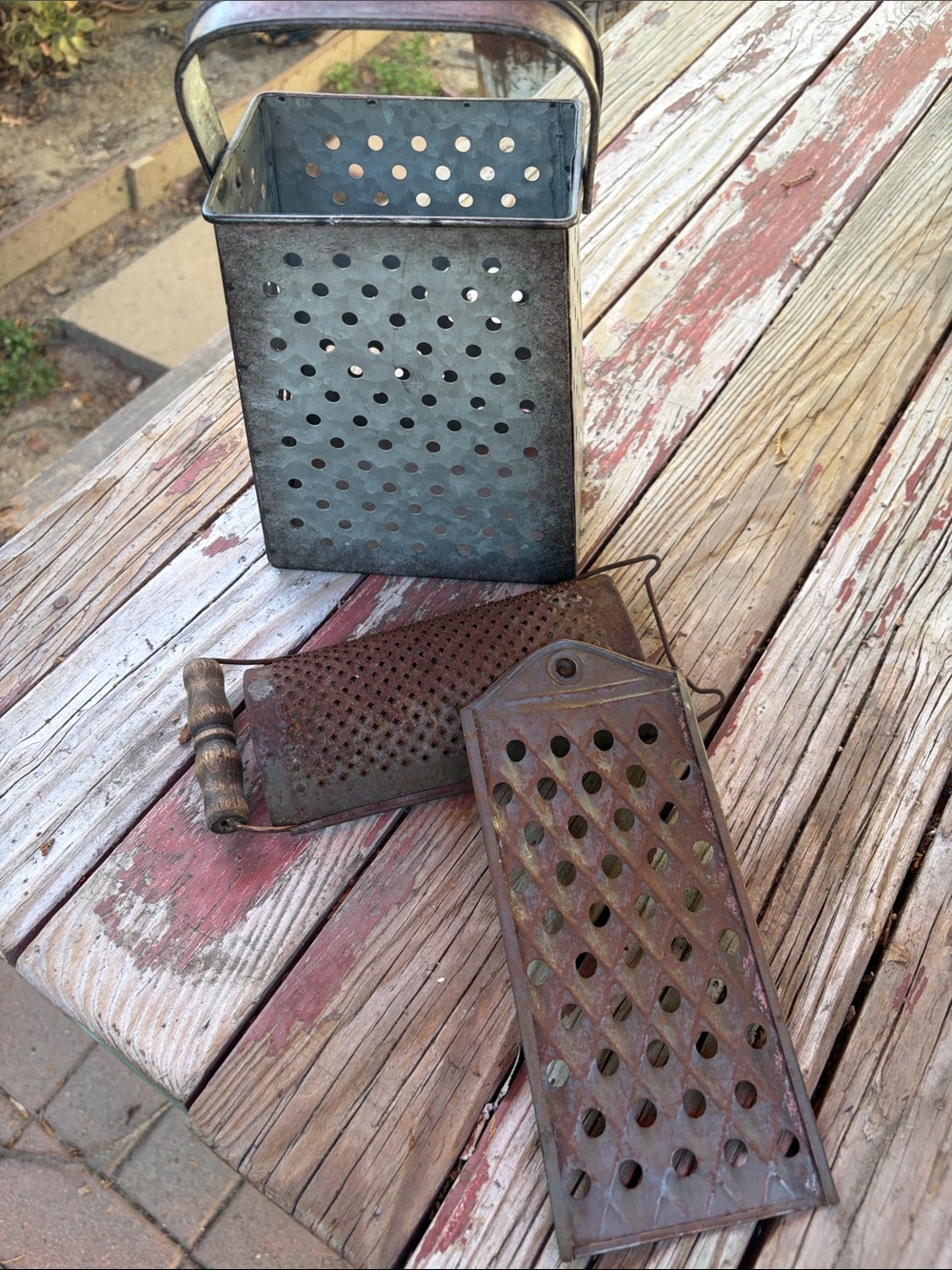 Vintage Metal Grater Set - Rustic Black/Brown Kitchen Accent